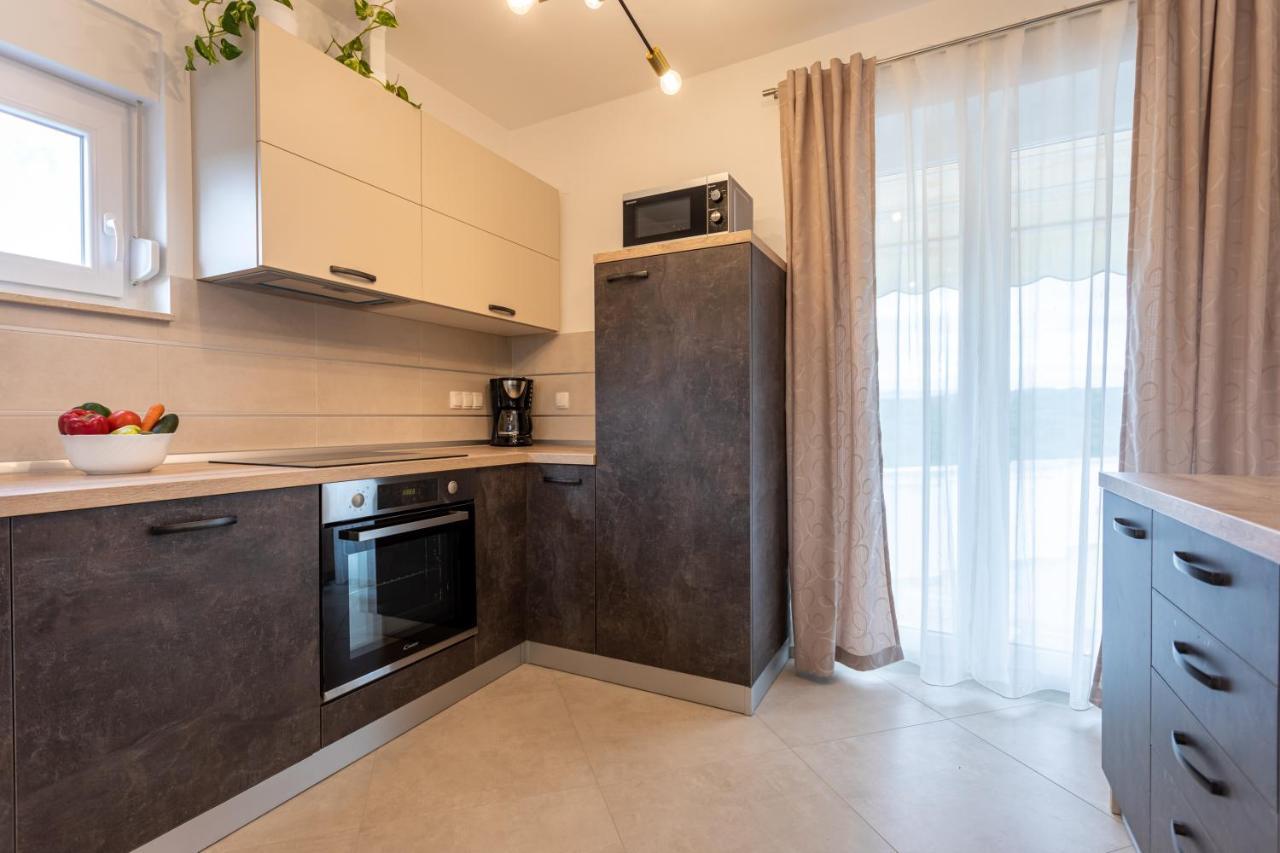 Apartment Ivan Sveti Ivan Dobrinjski Ngoại thất bức ảnh