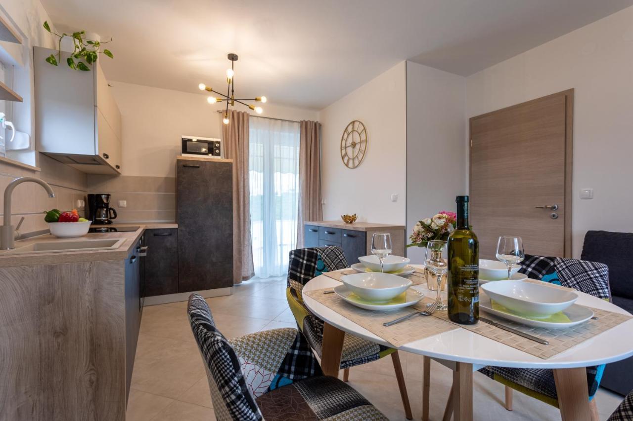 Apartment Ivan Sveti Ivan Dobrinjski Ngoại thất bức ảnh